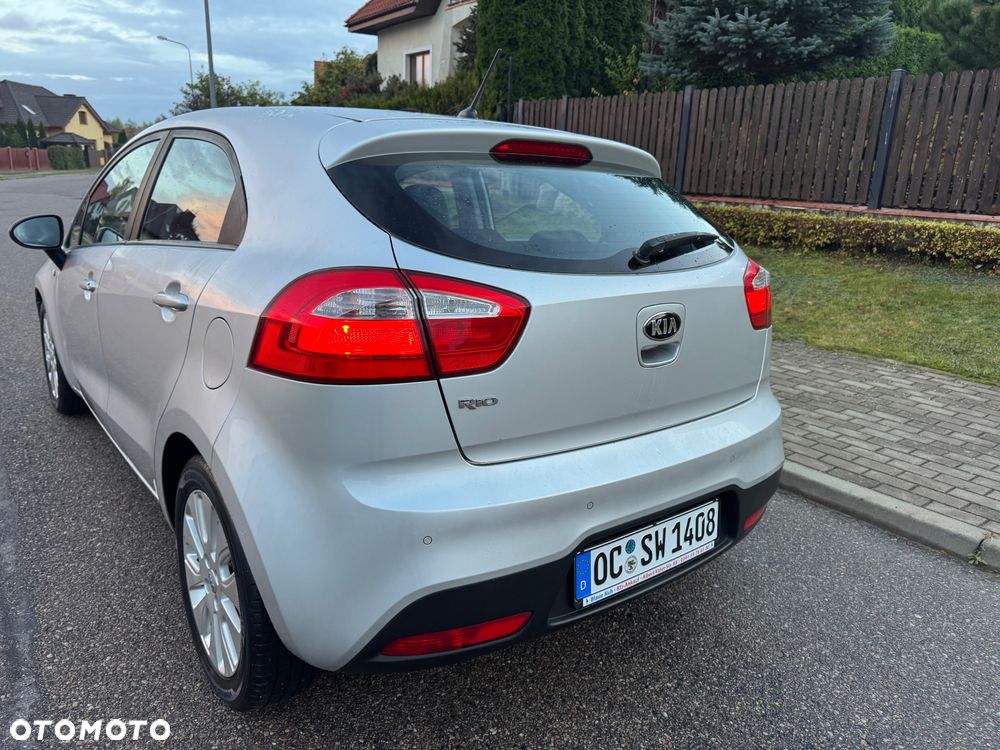 Kia Rio - 12