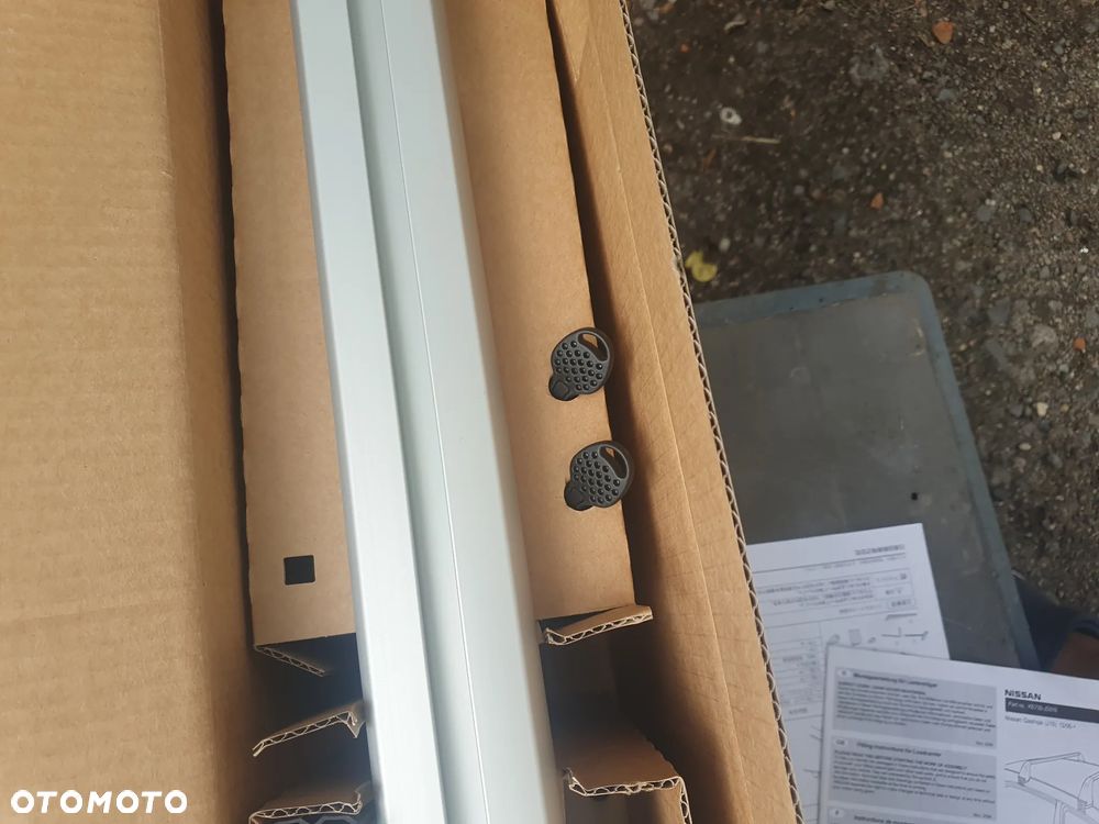 bagażnik dachowy Nissan Qashqai I J10 KE730-JD010 Podstawowy aluminiowy bagażnik dachowy bez relingów Nissan Qashqai J10 - 4