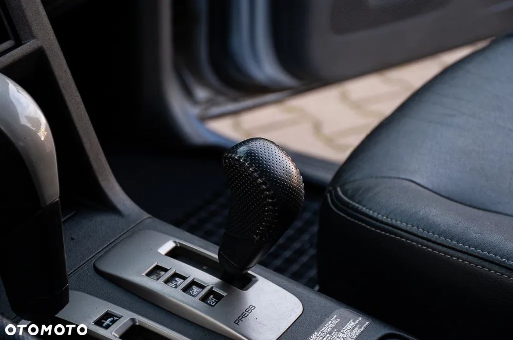 Mitsubishi Pajero 3.2 DI-D Automatik Dakar - 19