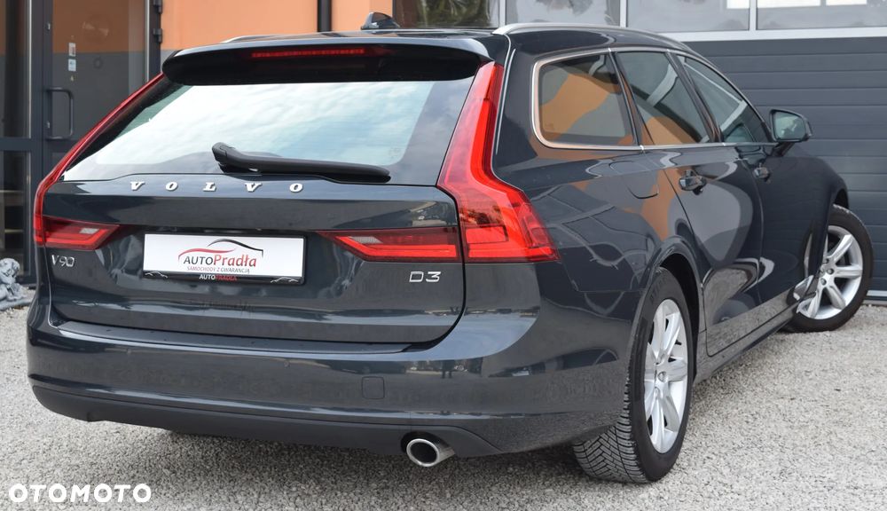 Volvo V90 D3 Momentum Pro - 16