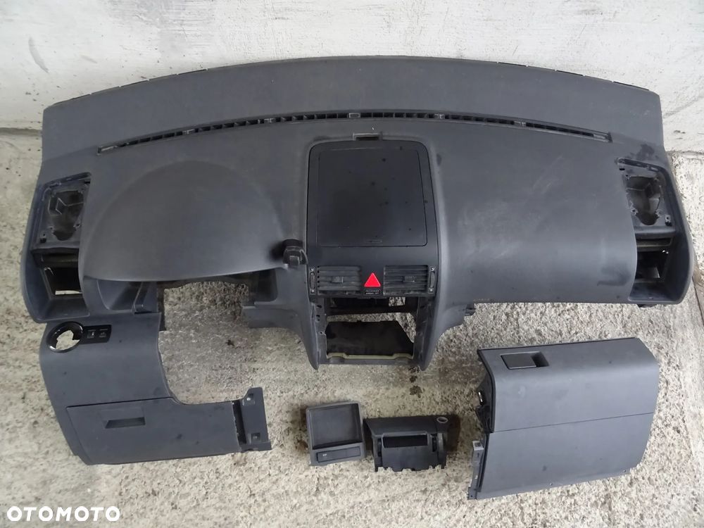 VW TOURAN DESKA ROZDZIELCZA KONSOLA KOKPIT TAPICERKA - 4