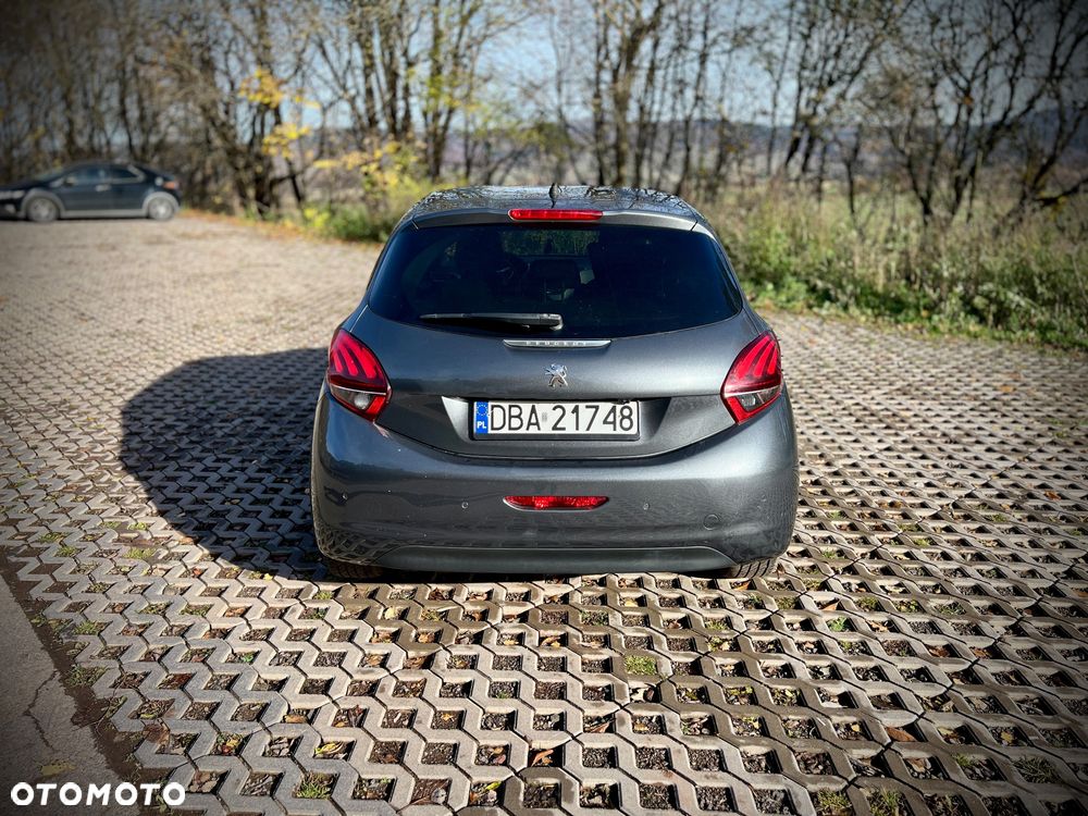 Peugeot 208 - 4