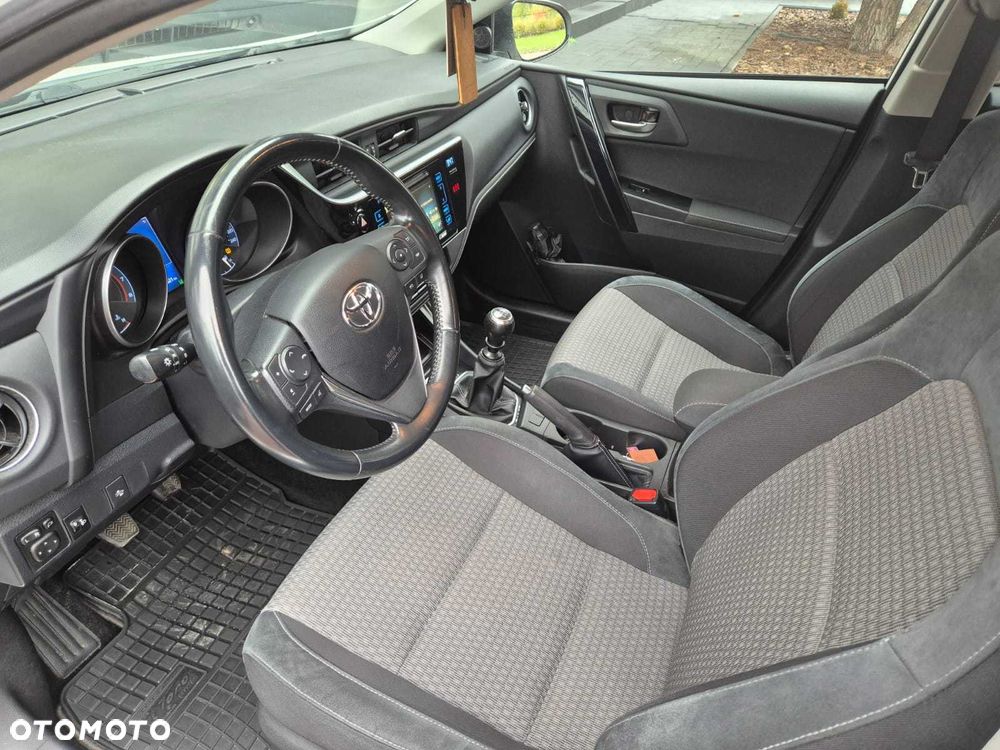 Toyota Auris - 4