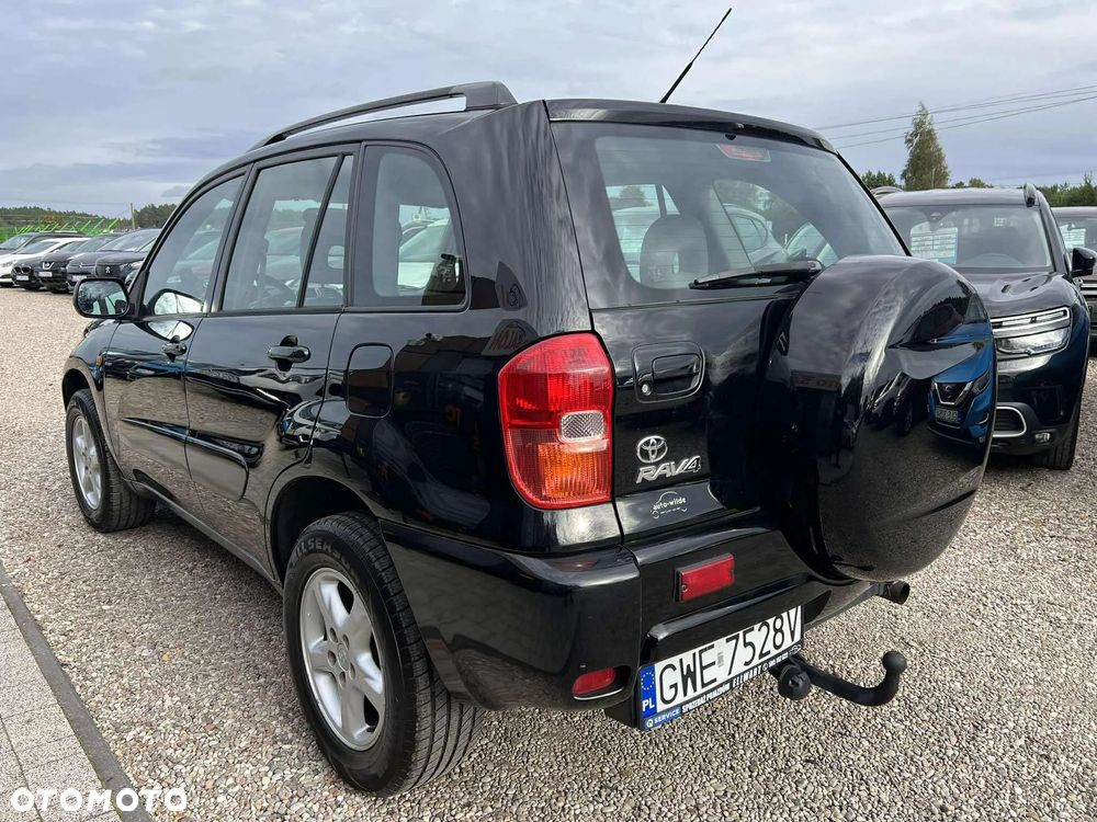 Toyota RAV4 1.8 VVT-i 4x2 - 4