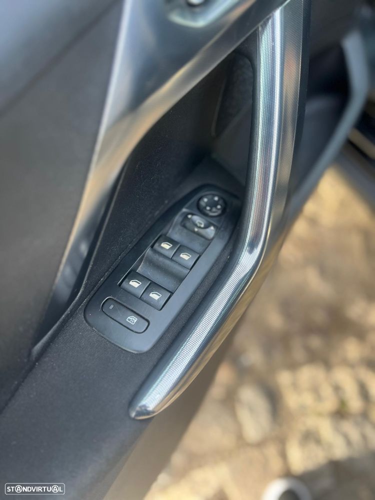 Peugeot 2008 1.6 e-HDi Allure 2-Tronic - 17