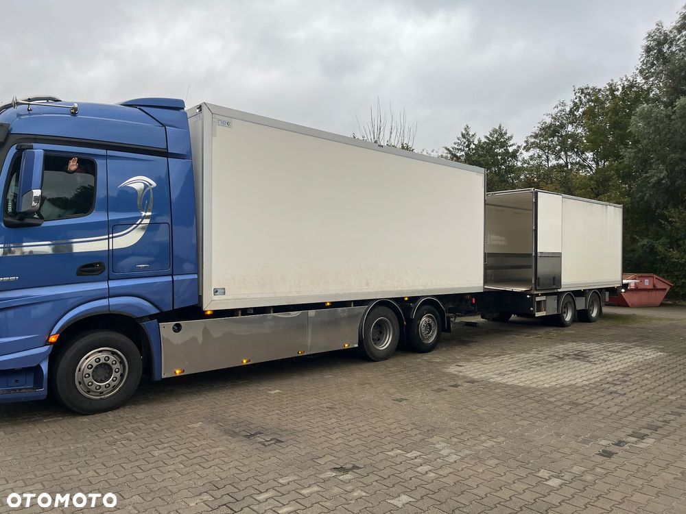 Mercedes-Benz Actros - 2