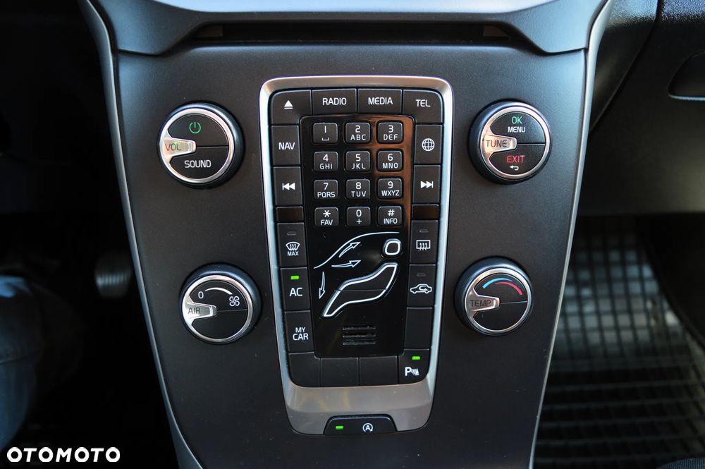 Volvo V40 T2 Momentum - 20