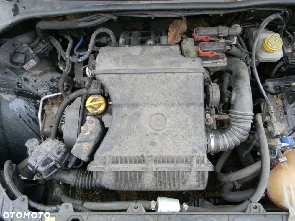 199A6000 silnik motor FIAT GRANDE PUNTO 1.4 16V - 1