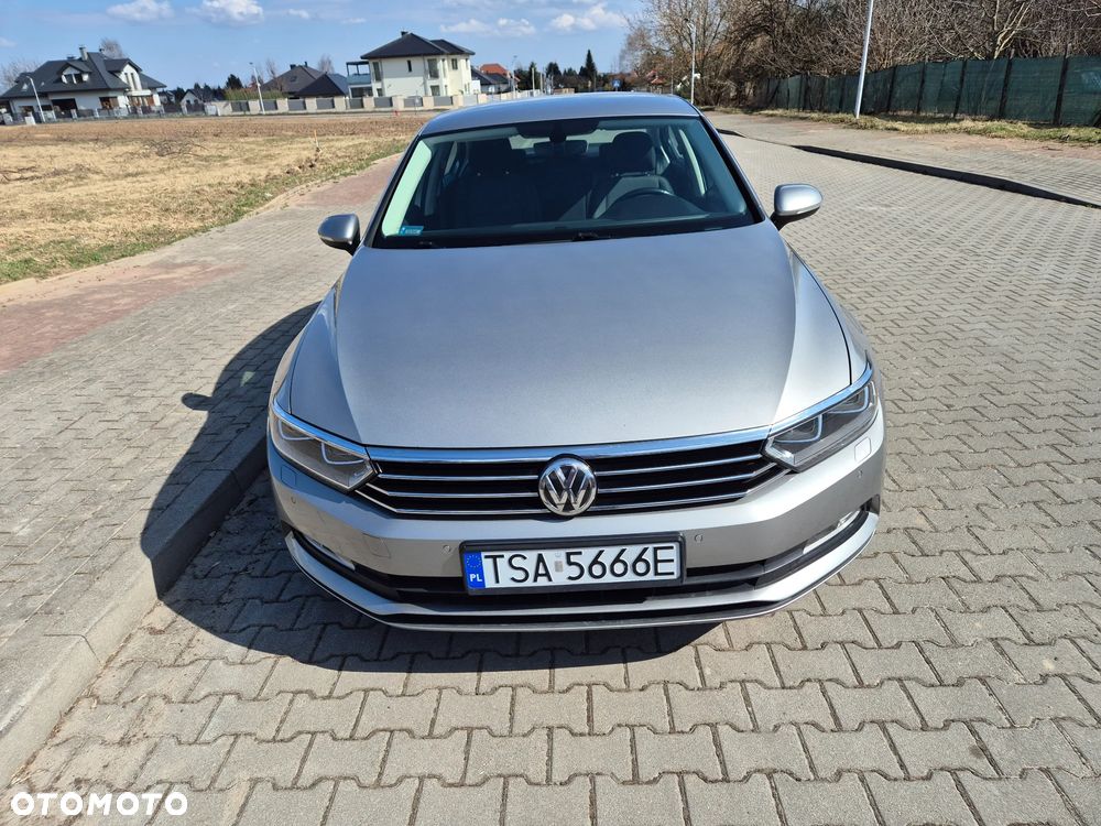 Volkswagen Passat 1.6 TDI BMT Trendline - 12