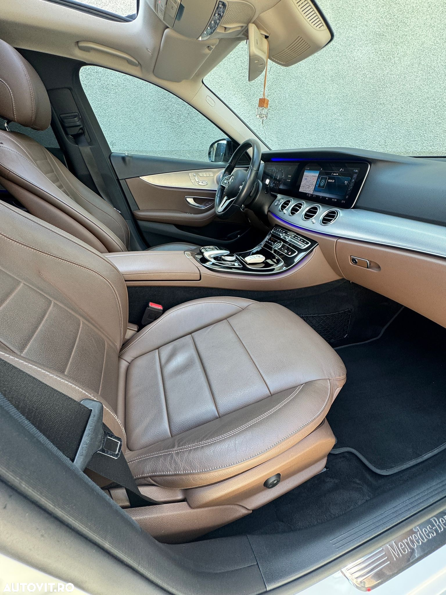 Mercedes-Benz E - 16