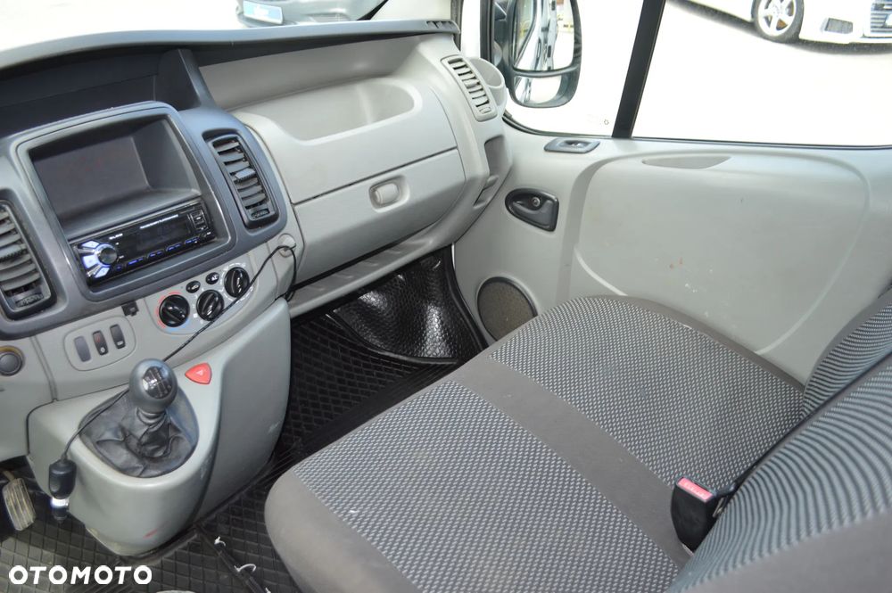 Opel Vivaro - 17