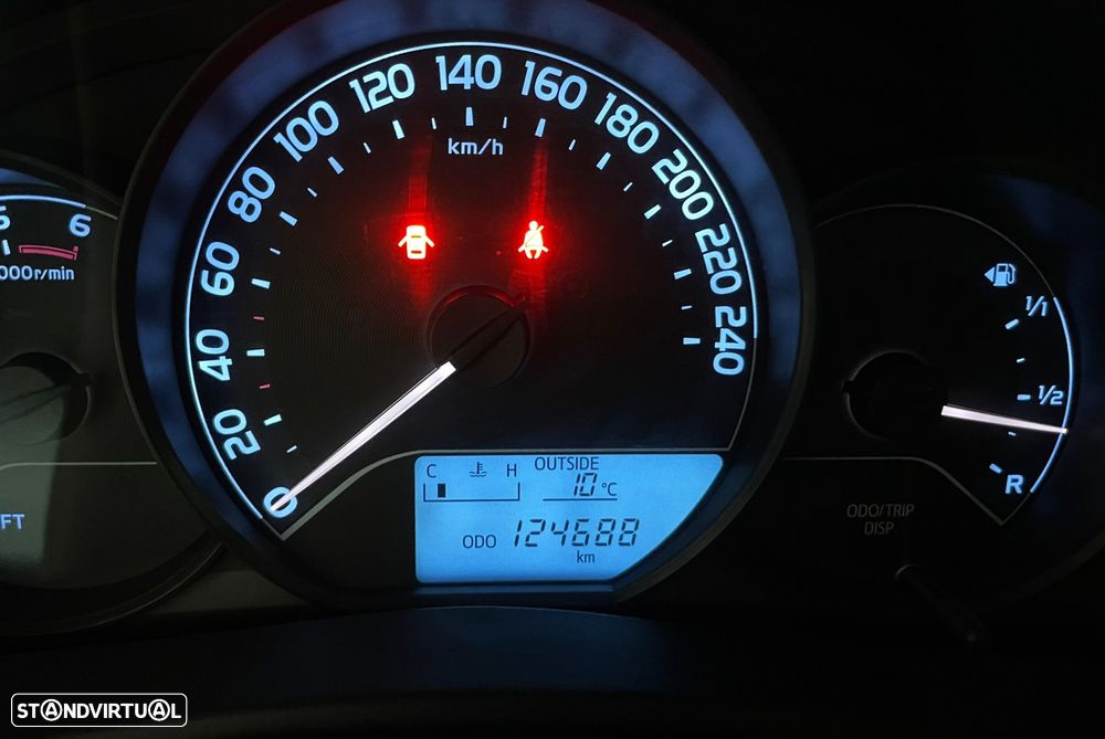 Toyota Auris 1.4 D-4D Exclusive - 47