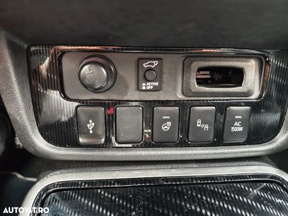 Mitsubishi Outlander PHEV 2.4 L 4X4 Instyle+ - 29