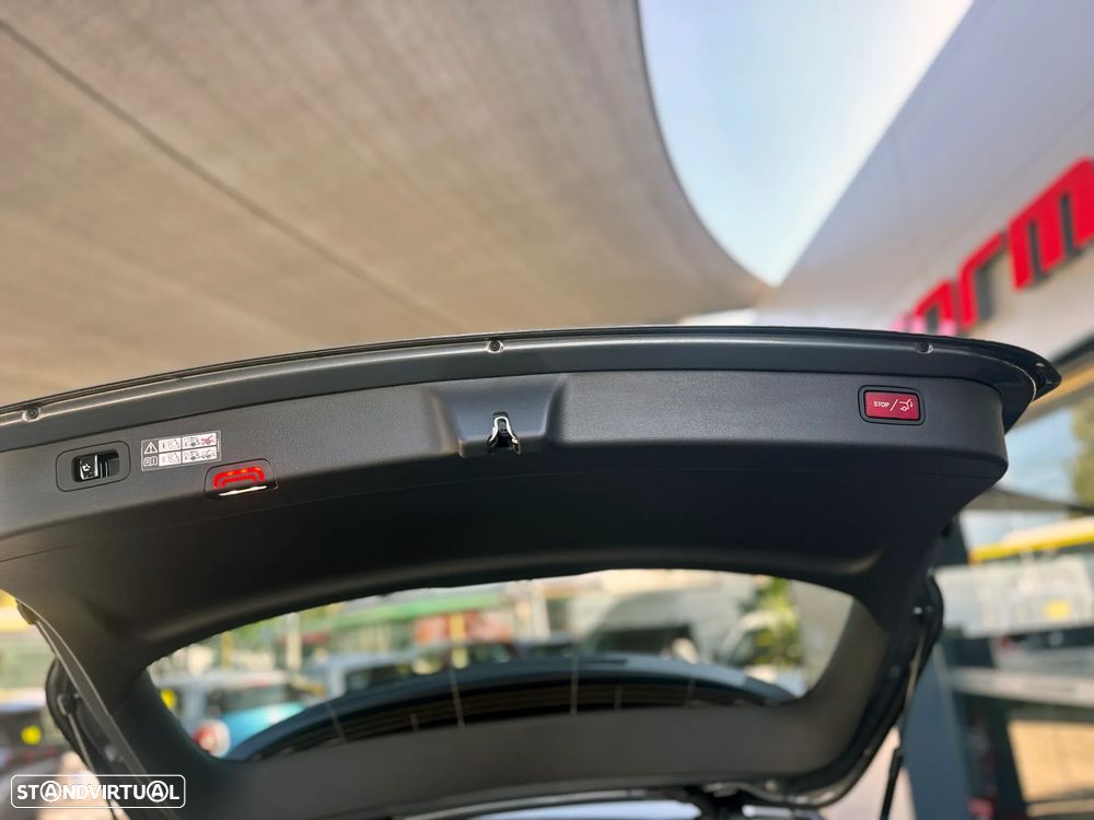 Mercedes-Benz C 300 e AMG Line - 33