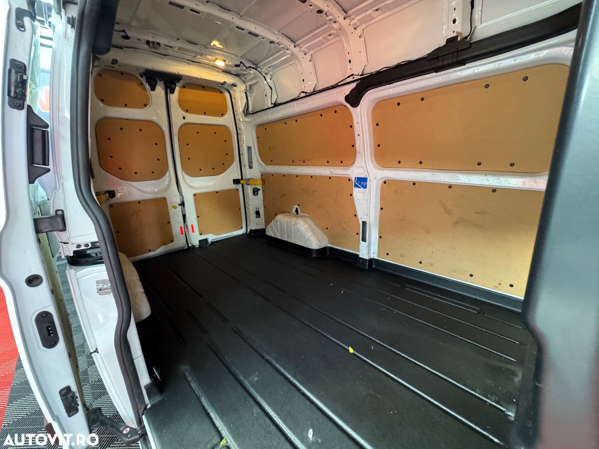 Ford Transit - 13