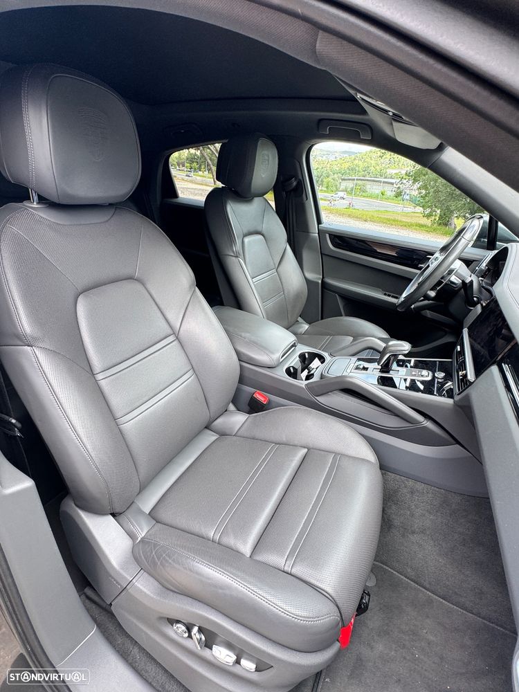 Porsche Cayenne Coupé - 12