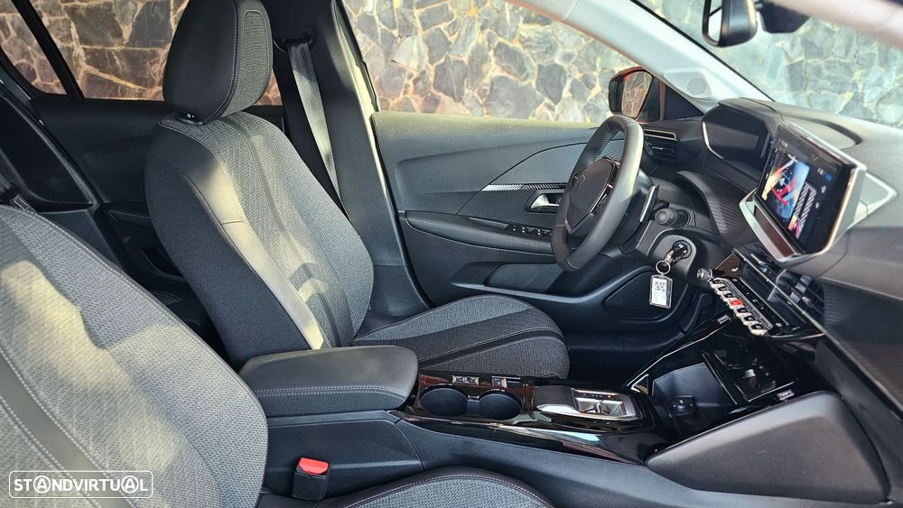 Peugeot 208 1.2 Hybrid Allure e-DCS6 - 36