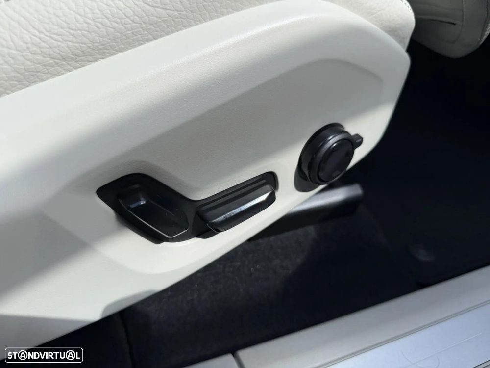 Volvo XC 60 2.0 T6 PHEV Ultimate Dark AWD - 24