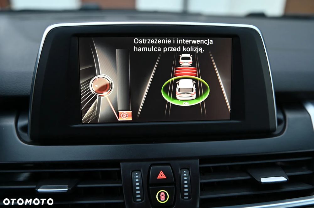BMW Seria 2 220d Active Tourer M Sport - 32
