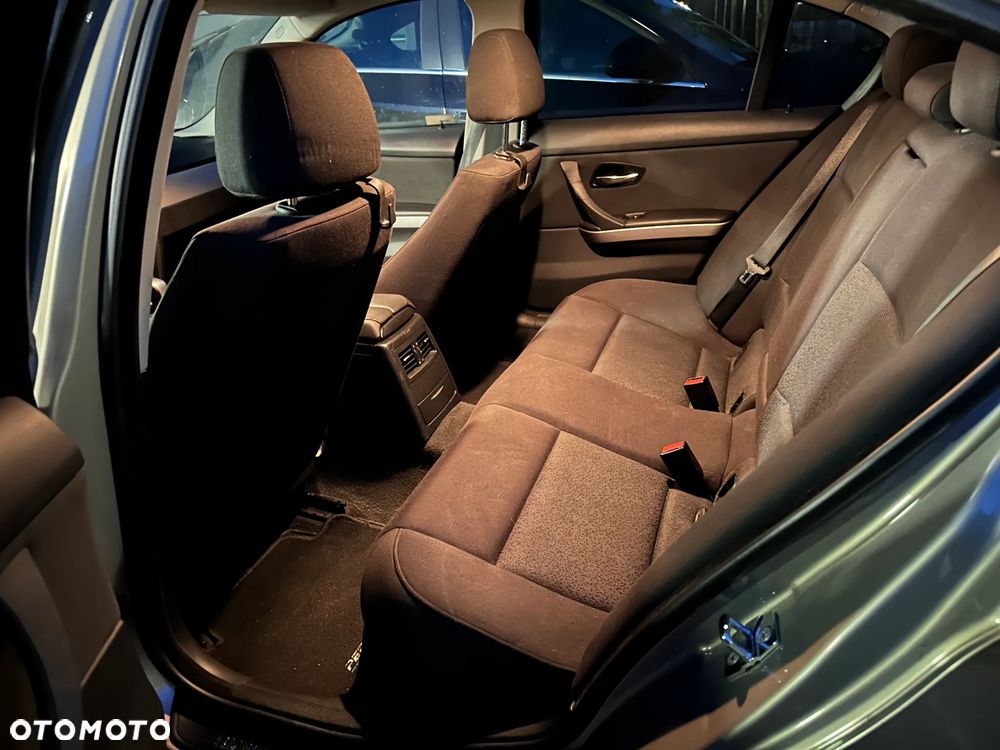BMW Seria 3 318i - 12