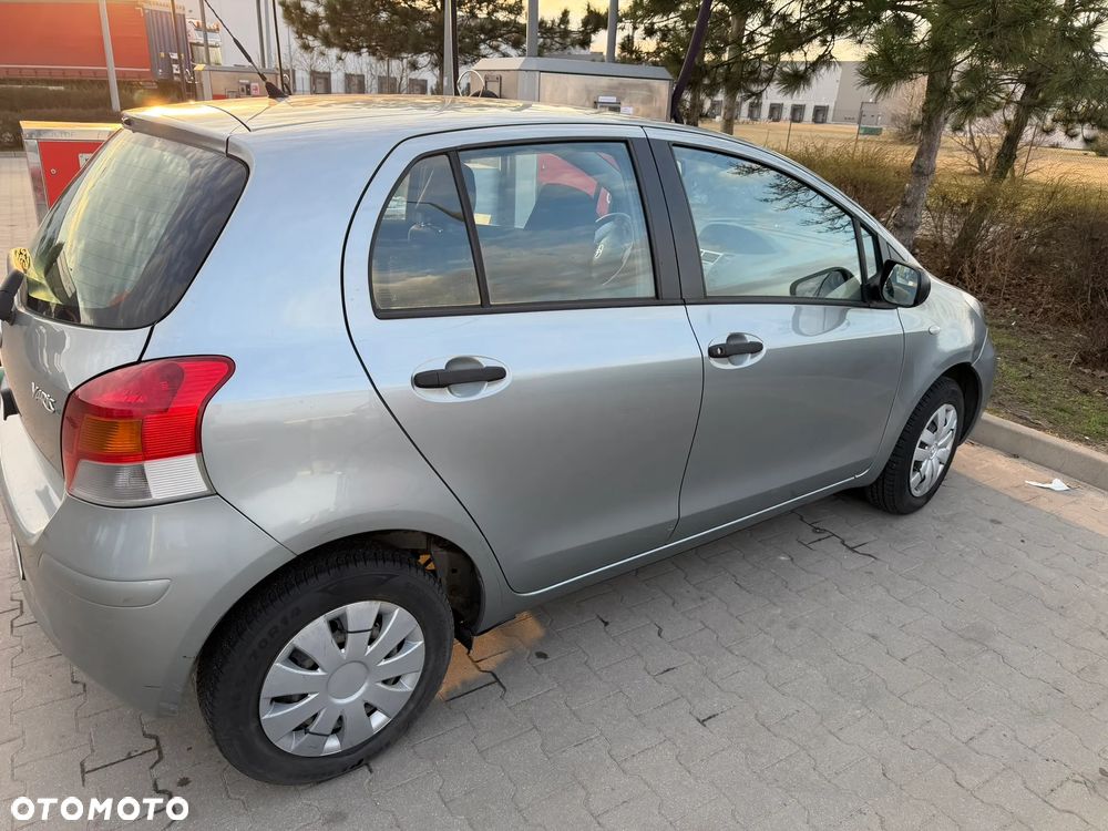Toyota Yaris 1.0 Luna EU5 - 2