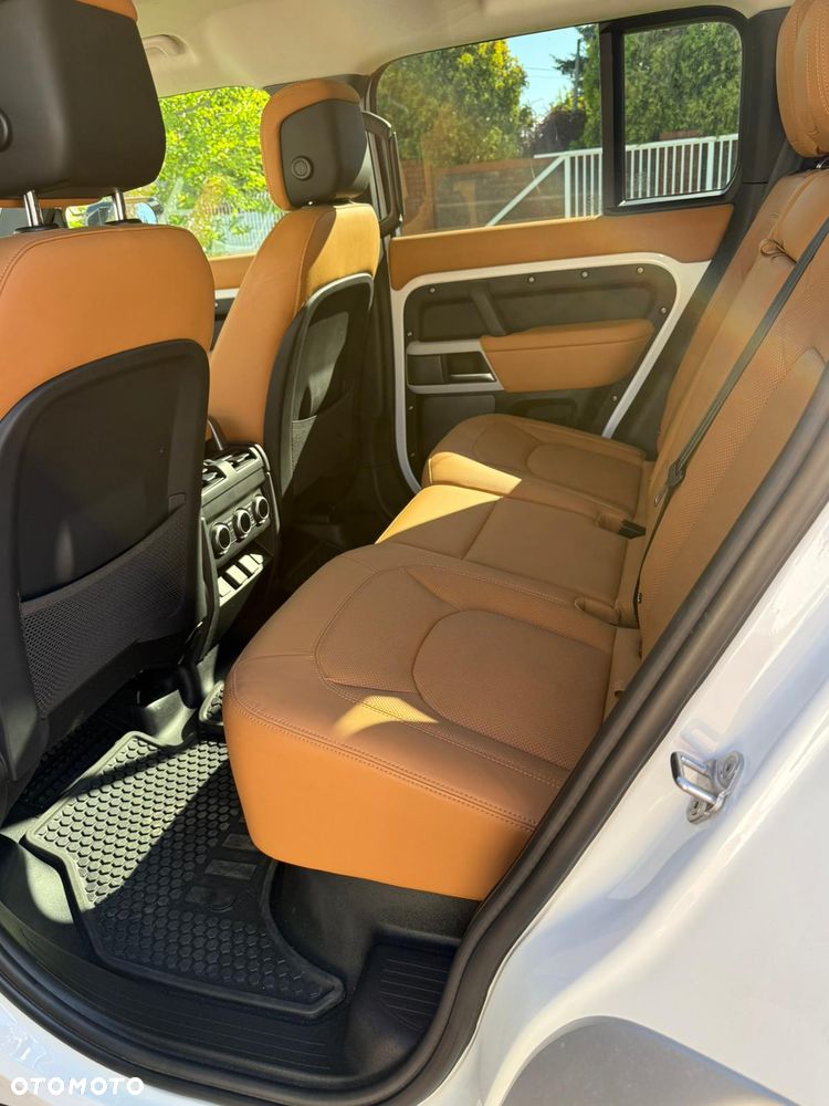 Land Rover Defender 3.0 P400 mHEV SE - 6