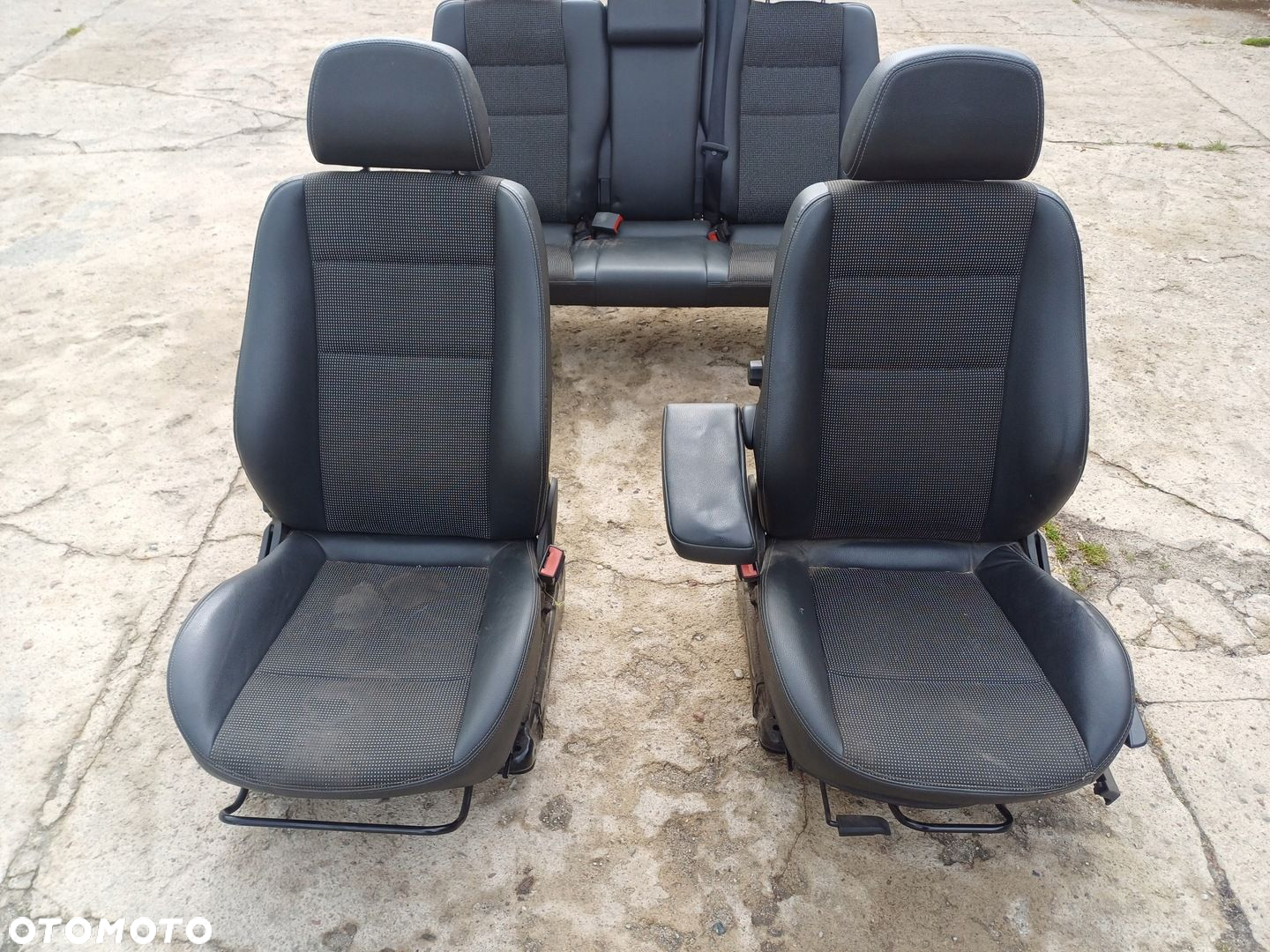 fotele fotel kanapa 7 osob OPEL ZAFIRA B 05-08R - 2