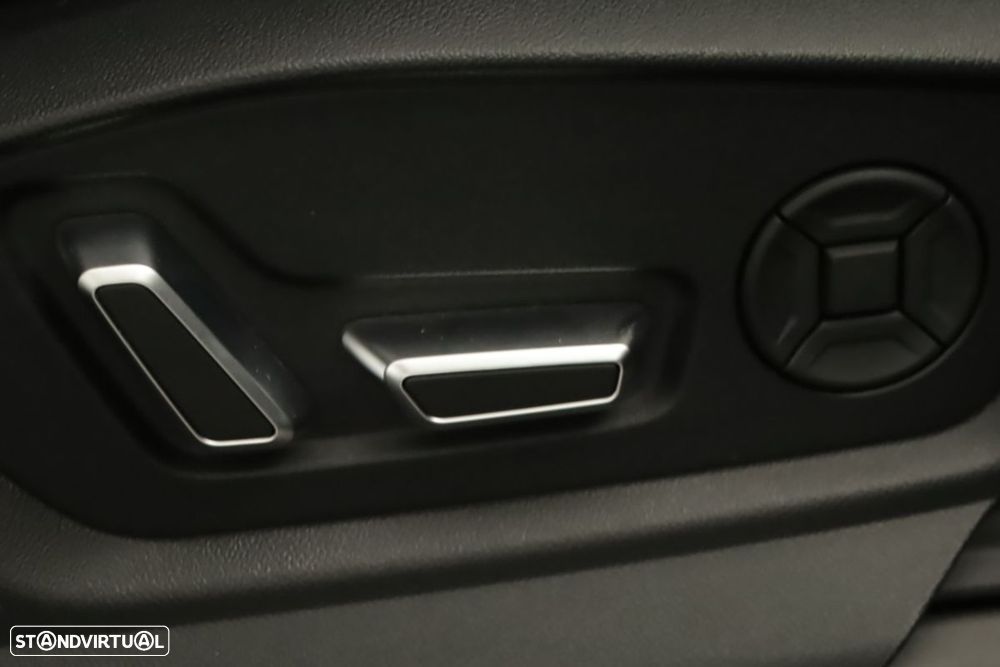 Audi Q8 55 TFSIe quattro Tiptronic - 24