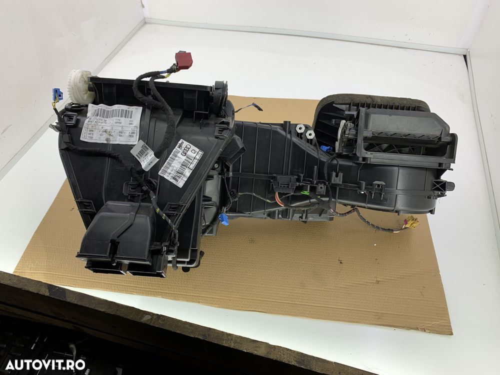 Dezmembrez Aeroterma interior pt volan stanga de pe Audi A3 8P… - 2
