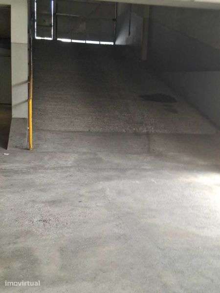 Lugar de garagem - Largo dos Aviadores / Gaia - Grande imagem: 5/8