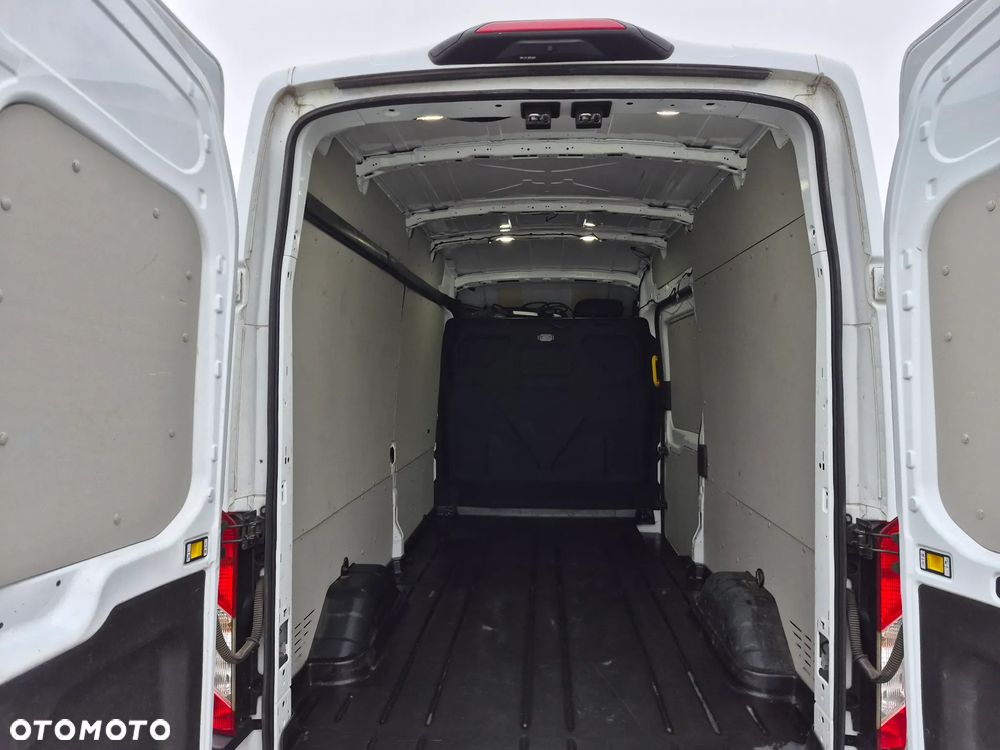 Ford E-TRANSIT Salon PL L3H3 - 15