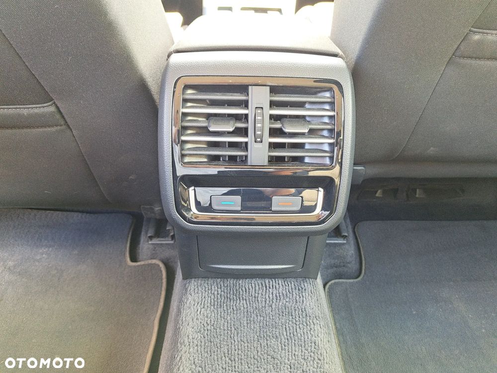 Volkswagen Passat 2.0 TDI BMT Comfortline - 10