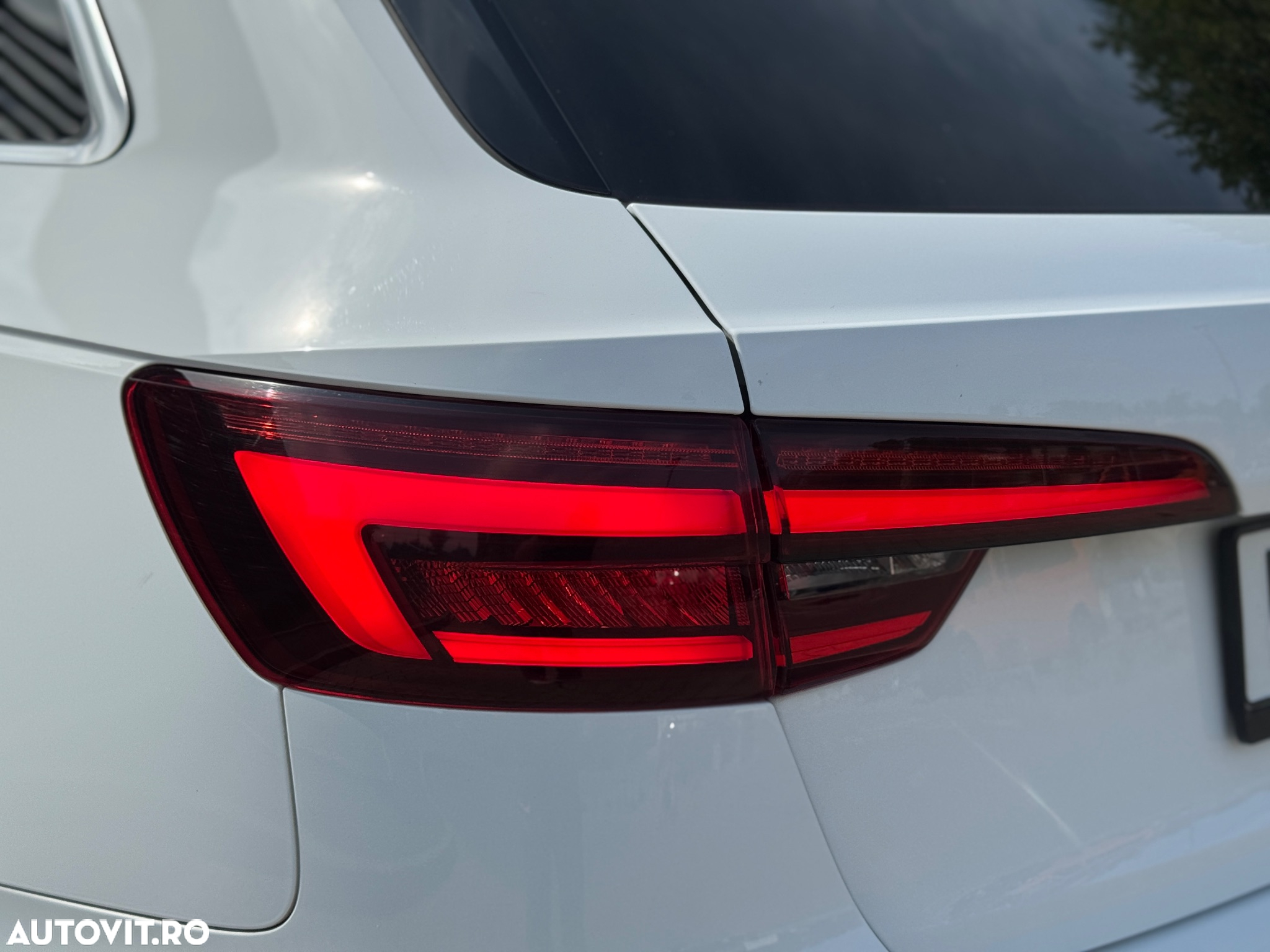 Audi A4 Avant 2.0 40 TDI S tronic S Line - 22