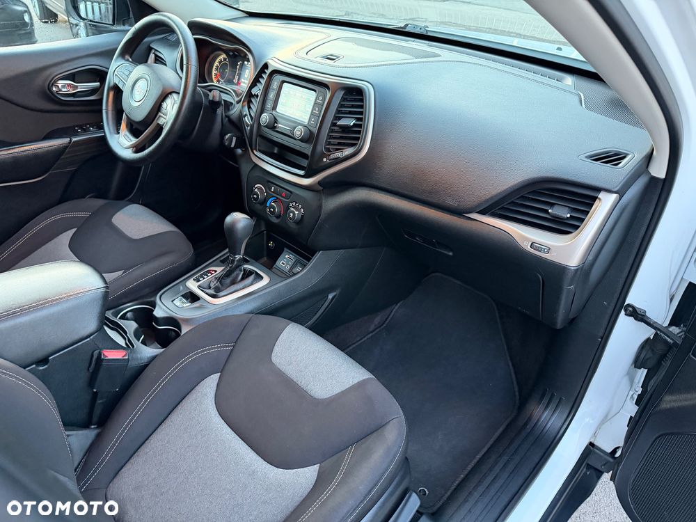 Jeep Cherokee - 9