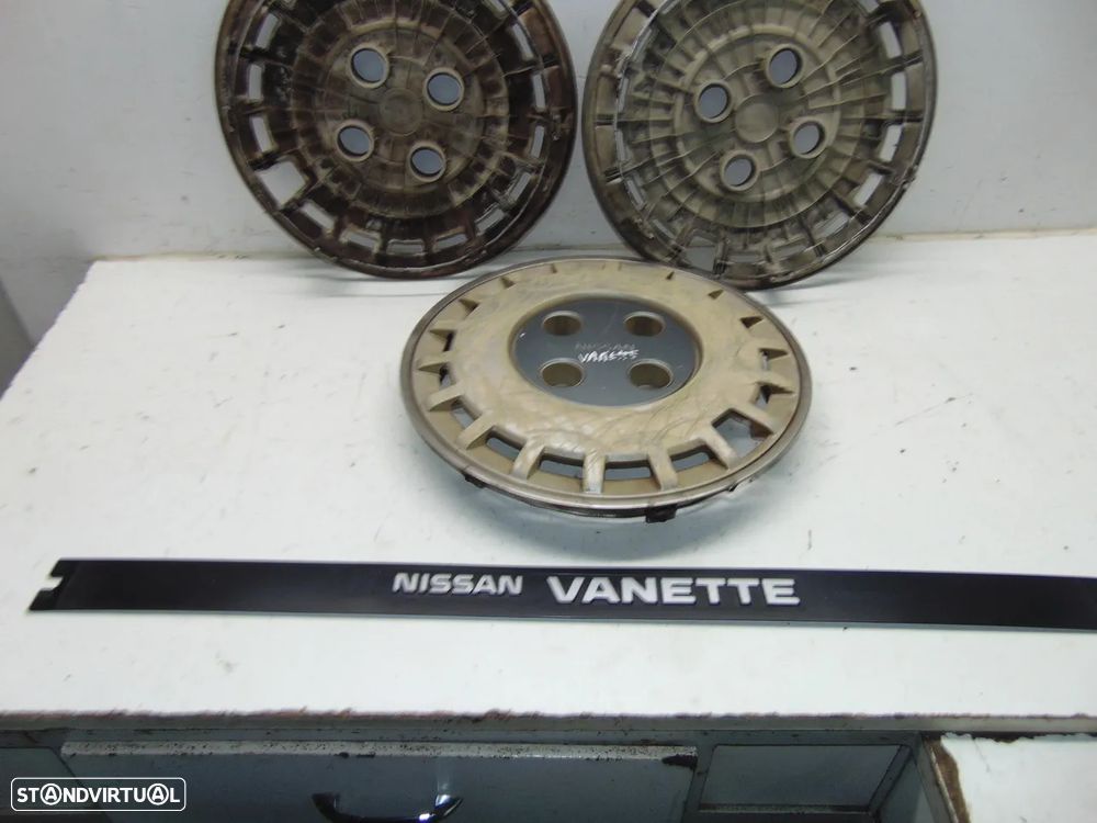 Nissan Vanette tampões roda - 9