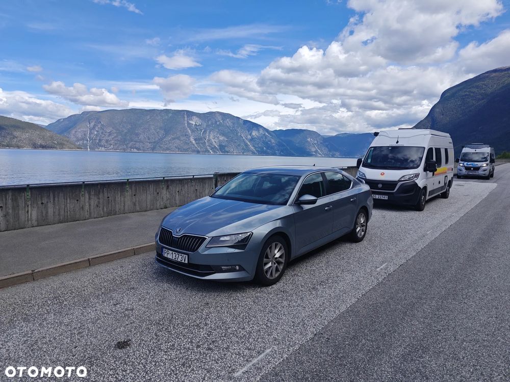 Skoda Superb 2.0 TDI Ambition DSG - 9
