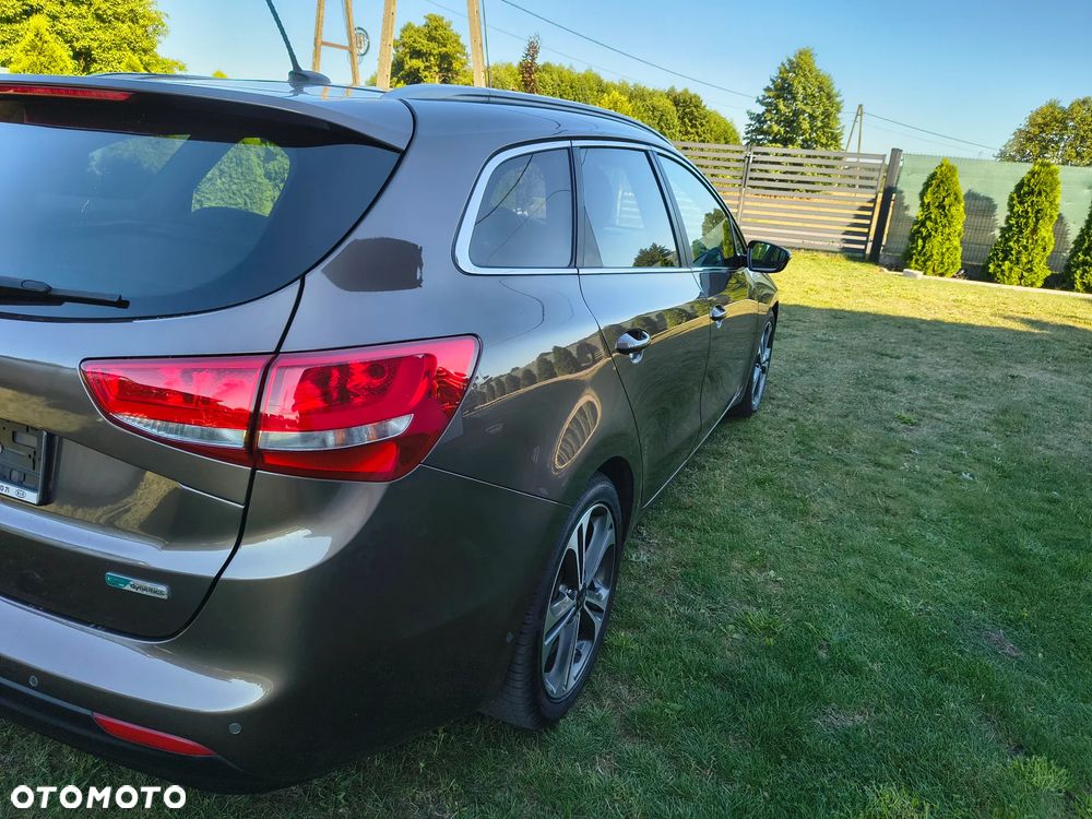 Kia Ceed 1.6 CRDi 136 ISG Platinum Edition - 11