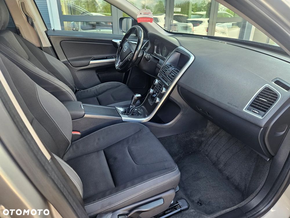 Volvo XC 60 D4 Momentum - 13