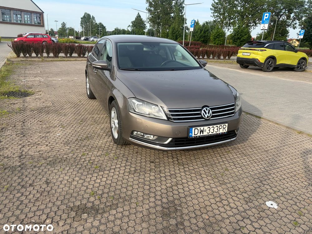 Volkswagen Passat 2.0 TDI Comfortline - 5
