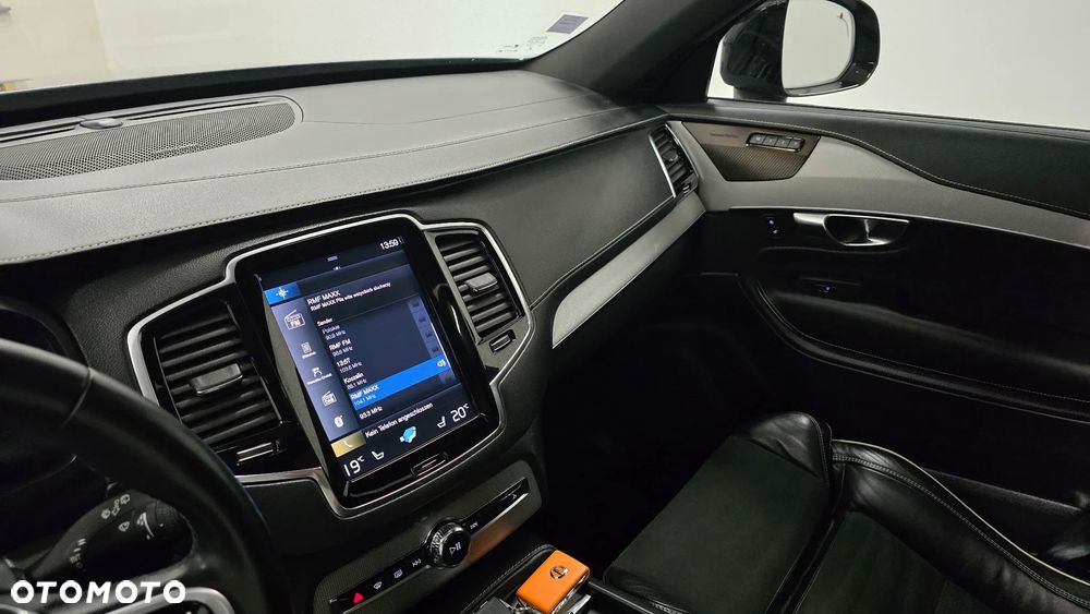 Volvo XC 90 D5 SCR AWD R-Design 7os - 19