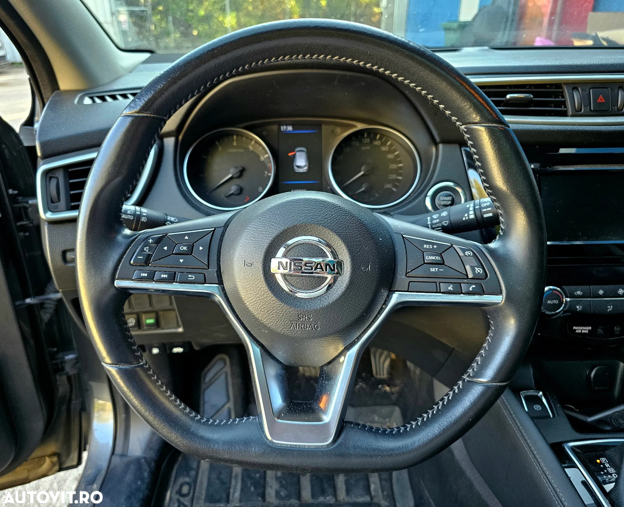 Nissan Qashqai - 25