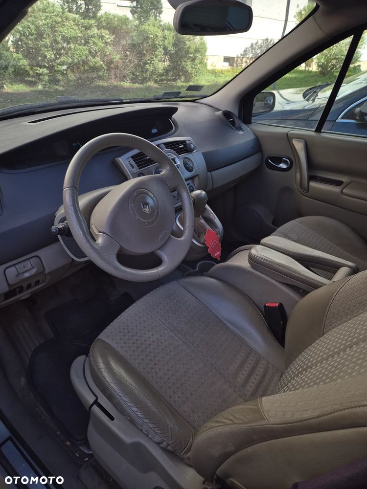 Renault Scenic 2.0 16V Privilege - 9