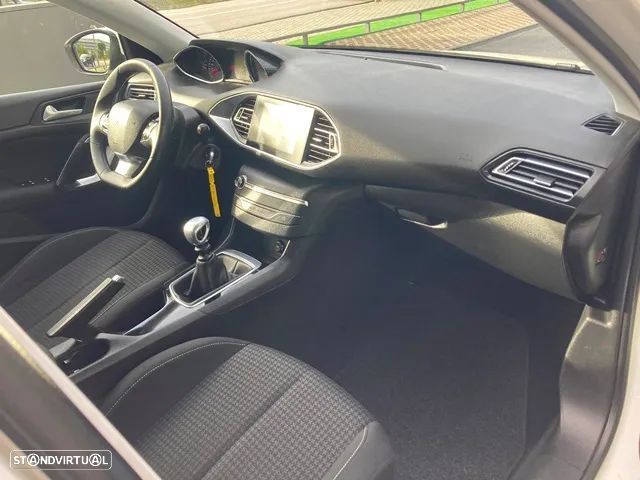 Peugeot 308 1.5 BlueHDi Style - 28