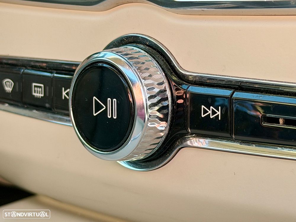 Volvo XC 60 2.0 T8 PHEV Momentum AWD - 14