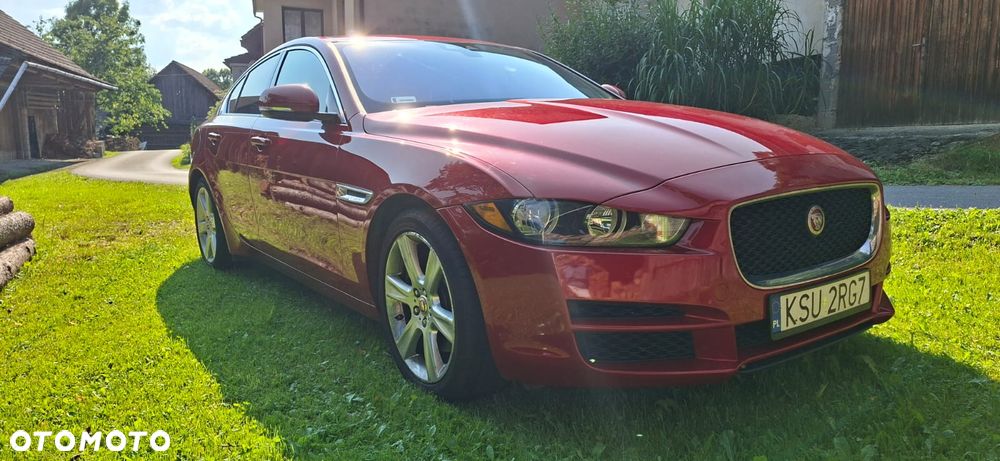 Jaguar XE 2.0 T Prestige - 2