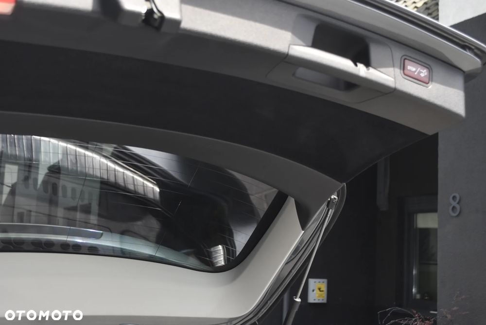 Mercedes-Benz Klasa E 220 d 9G-TRONIC Exclusive - 19