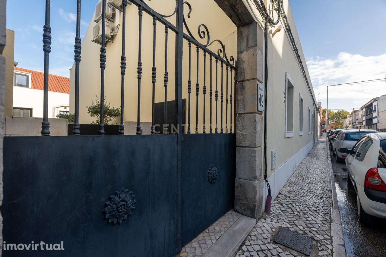 Moradia Moderna Semi-Nova no Centro da Moita – Conforto, Estilo e Loca - Grande imagem: 2/28