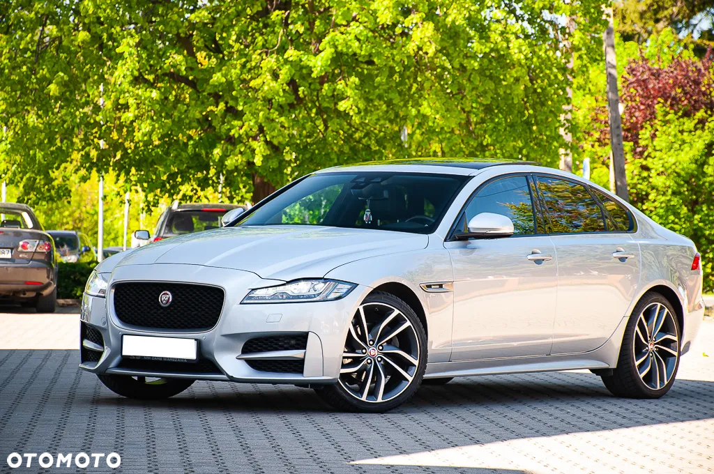 Jaguar XF 2.0 T R-Sport - 4