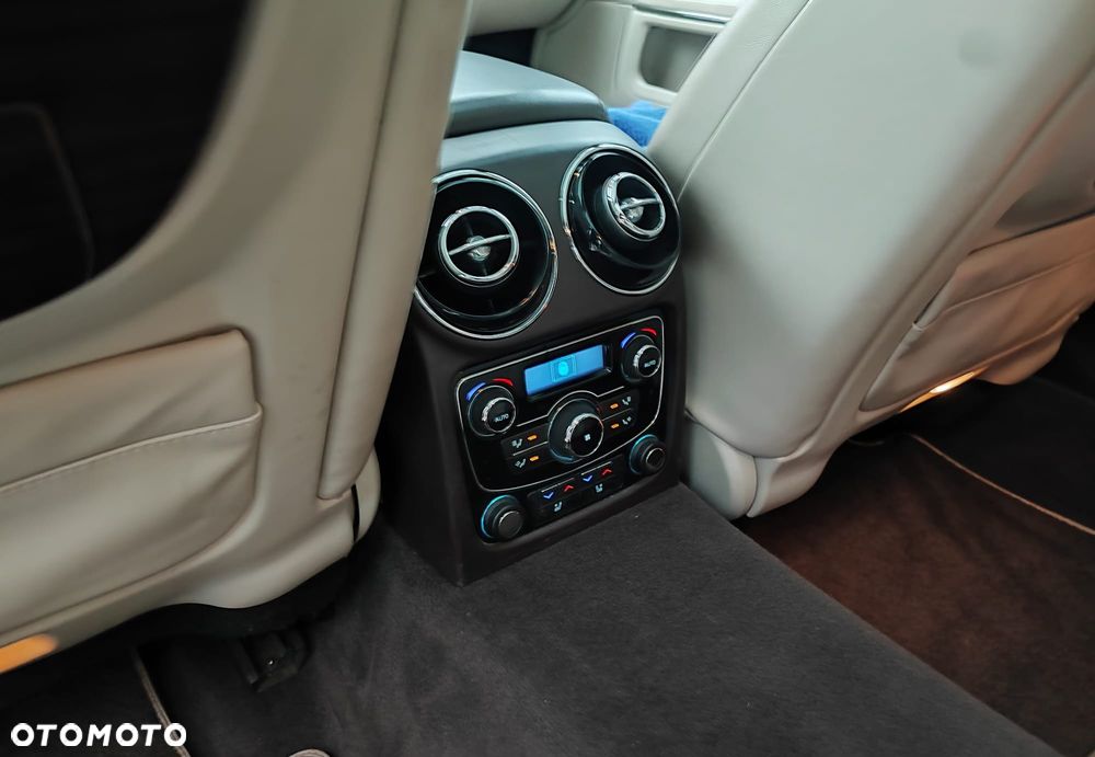 Jaguar XJ 3.0 D V6 LWB Premium Luxury - 12