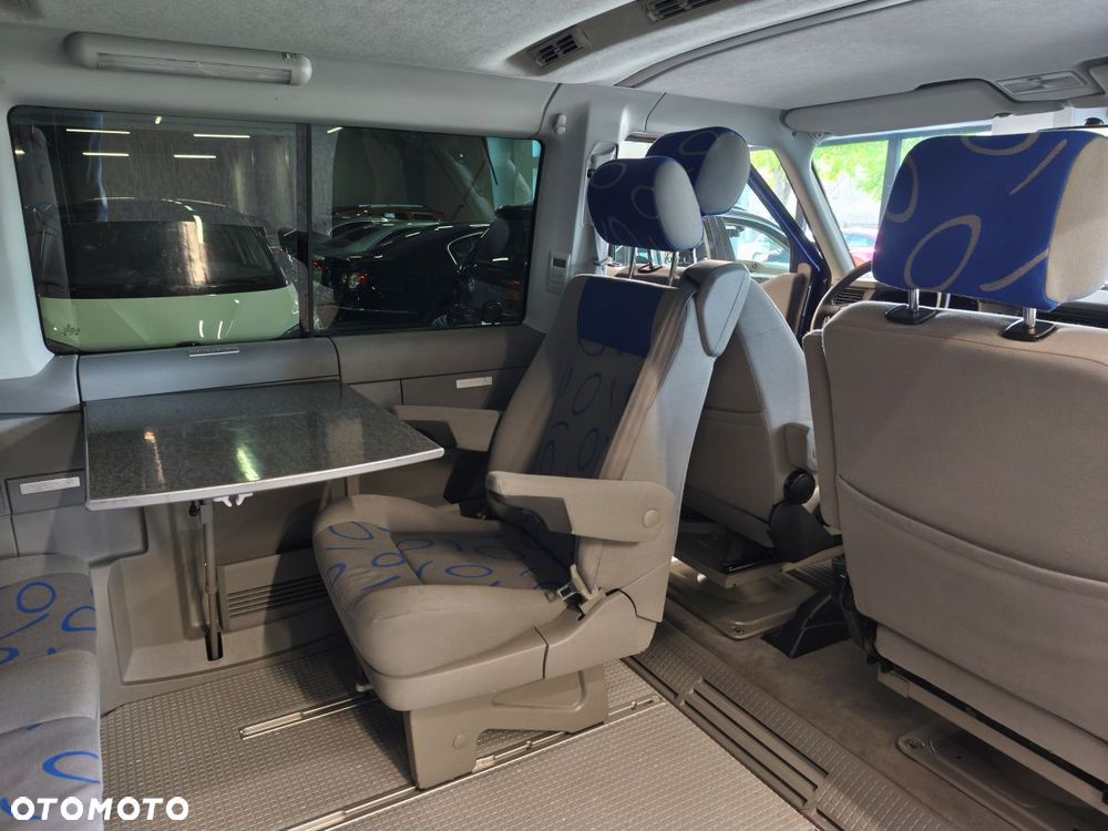 Volkswagen Multivan - 9